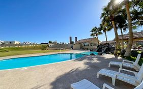 Cozy Condo With Beach & Pool Access